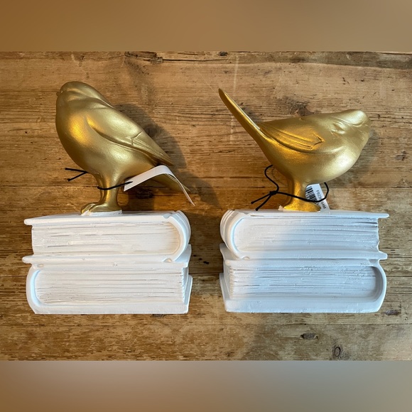 Decorative Gold Bird on Book Bookends - Picture 2 of 7